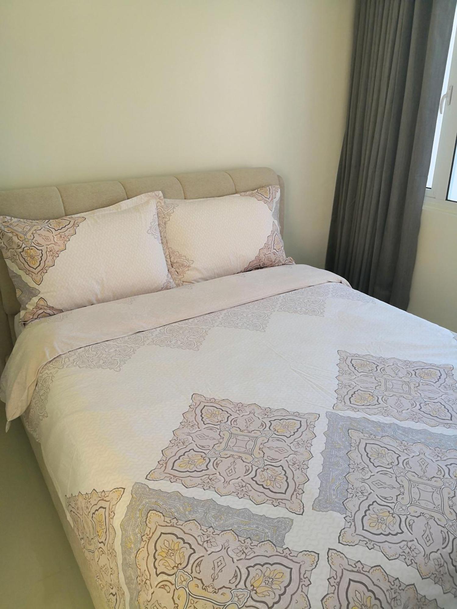Blowing In The Wind - Lake View Apartments Tagaytay City Room photo